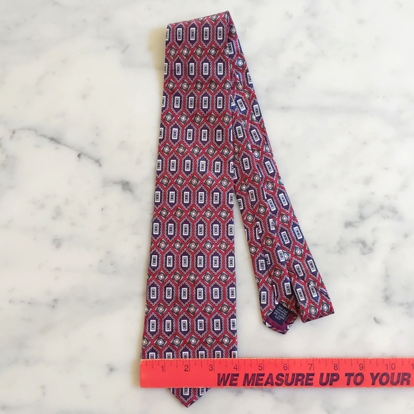 NWT. Bass 100% Italian Silk Tie with Multicolor Design Patterns. - Picture 3 of 5